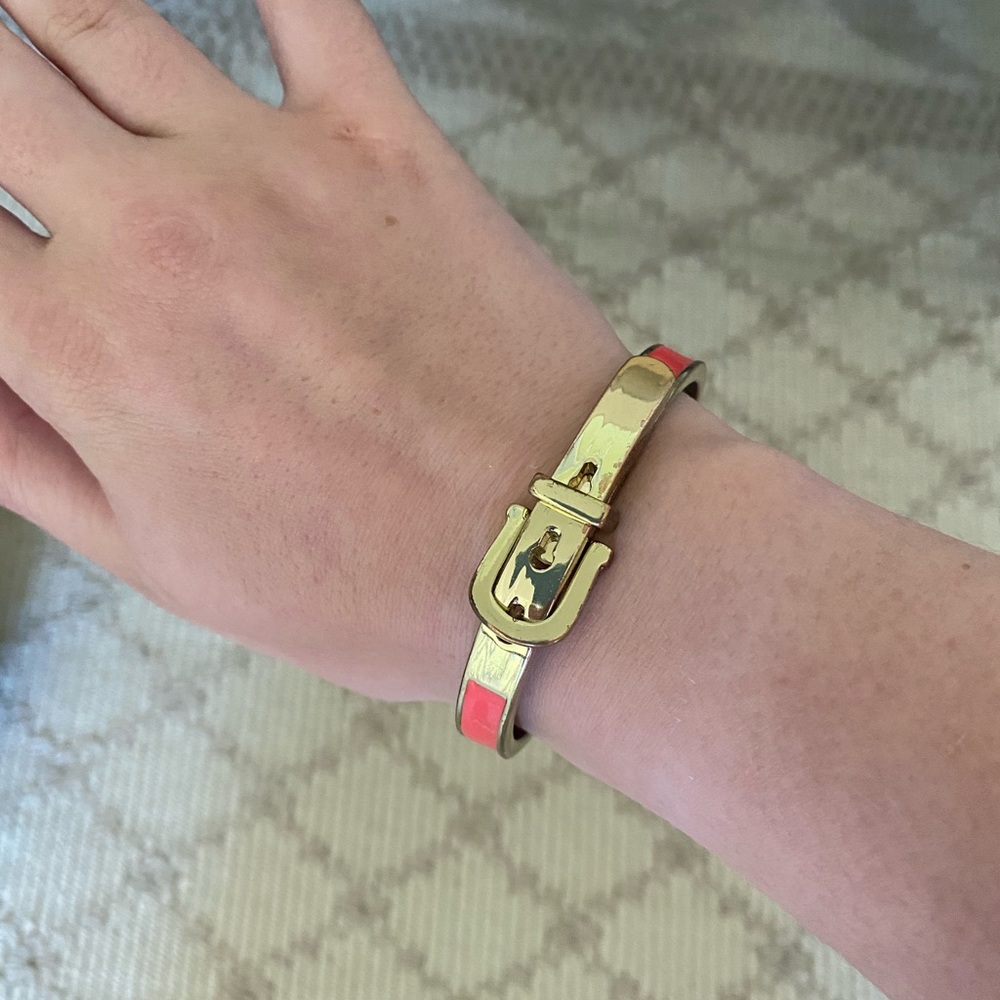 Acrylic pink and gold buckle bracelet